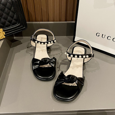 Γυναικεία casual σανδάλια από faux δέρμα και  πέρλες