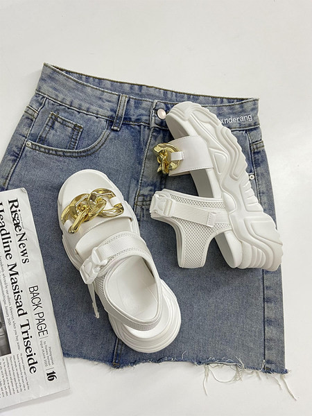 Ležerne ženske sandale sa metalnim lancem