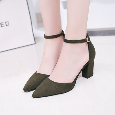 Νέο μοντέλο σανδάλια με μοντέλο - μυτερό μοντέλο