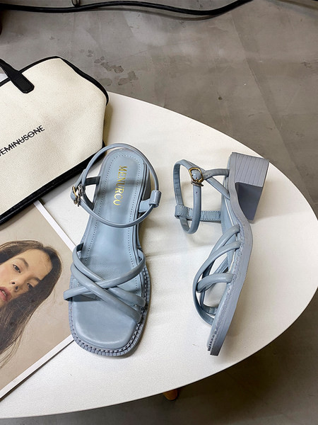 Ženske kožne sandale na petu debljine 4,5 cm