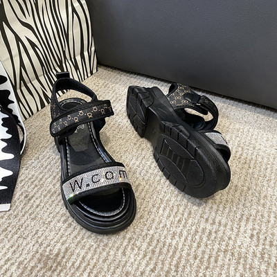 Casual γυναικεία σανδάλια με λουράκια βελκρό και πλατφόρμα 5,5 cm