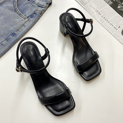 Γυναικεία έκο δερμάτινα σανδάλια με τακούνι πάχους 5 cm