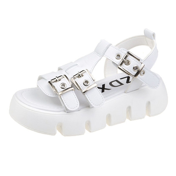 Novi model ženskih kožnih sandala sa kopčama i grubim đonom