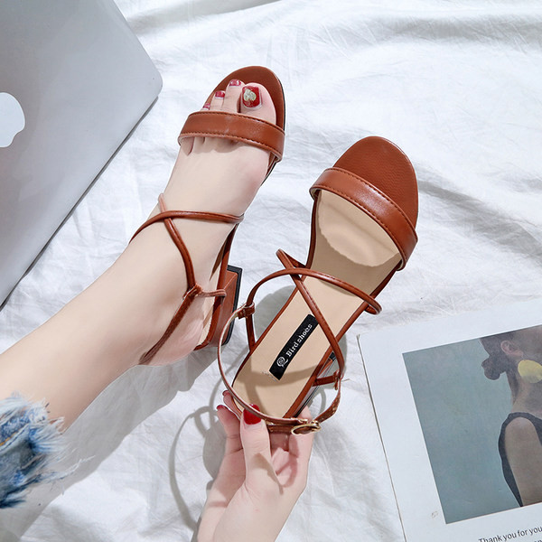 Γυναικεία σανδάλια New Model με λεπτά λουράκια  από οικολογικό δέρμα