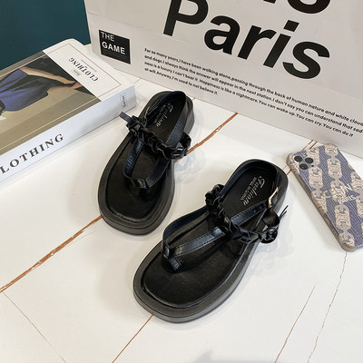 Ležerne ženske sandale s ravnim potplatom između prstiju