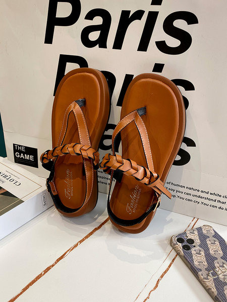 Ležerne ženske sandale s ravnim potplatom između prstiju