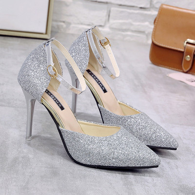 Γυναικεία κομψά σανδάλια με γυαλιστερό εφέ κατάλληλα για επίσημες εκδηλώσεις