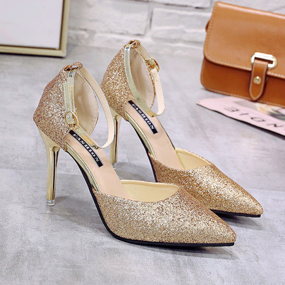 Γυναικεία κομψά σανδάλια με γυαλιστερό εφέ κατάλληλα για επίσημες εκδηλώσεις