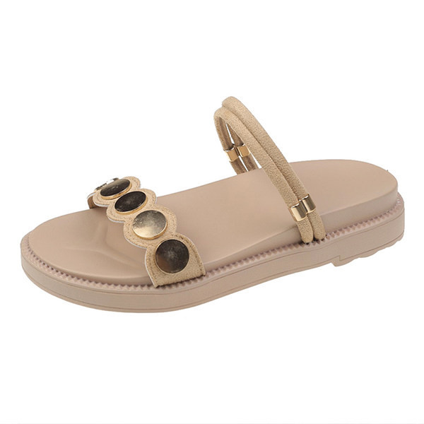 Γυναικεία casual σανδάλια με μεταλλικό στοιχείο σε μαύρο και καφέ χρώμα