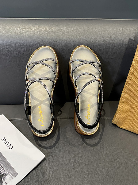 Moderne ženske sandale sa kamenčićima i ravnim đonom