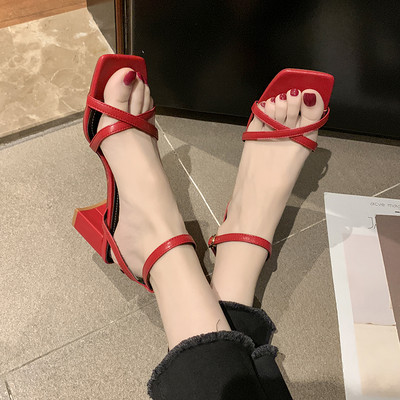 Καθημερινά σανδάλια με λεπτά λουράκια  ιμάντες από οικολογικό δέρμα