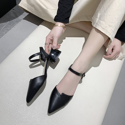 Νέο μοντέλο σανδάλια από οικολογικό σουέτ με χαμηλό τακούνι για γυναίκες