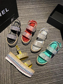 Casual γυναικεία σανδάλια με πέτρινη διακόσμηση και πλατφόρμα 6 cm