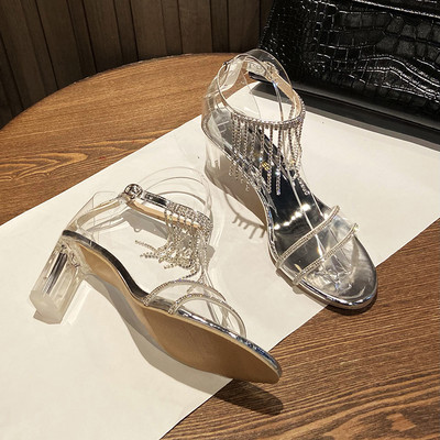 Μοντέρνα γυναικεία σανδάλια με πέτρινη διακόσμηση και διάφανη φτέρνα 6,5 cm