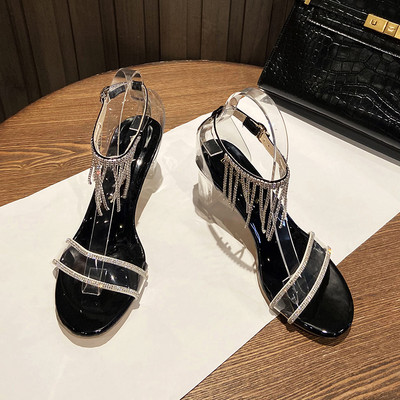 Μοντέρνα γυναικεία σανδάλια με πέτρινη διακόσμηση και διάφανη φτέρνα 6,5 cm