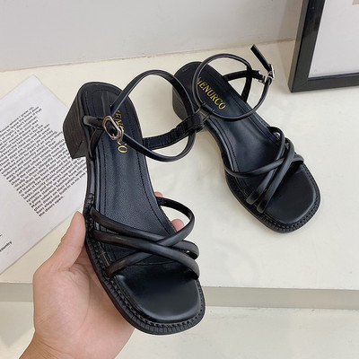 Casual γυναικεία σανδάλια με οικολογικά δερμάτινα λουριά σε διάφορα χρώματα