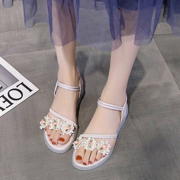 Ležerne ženske sandale s 3D elementima cvijeća u bijeloj i zelenoj boji