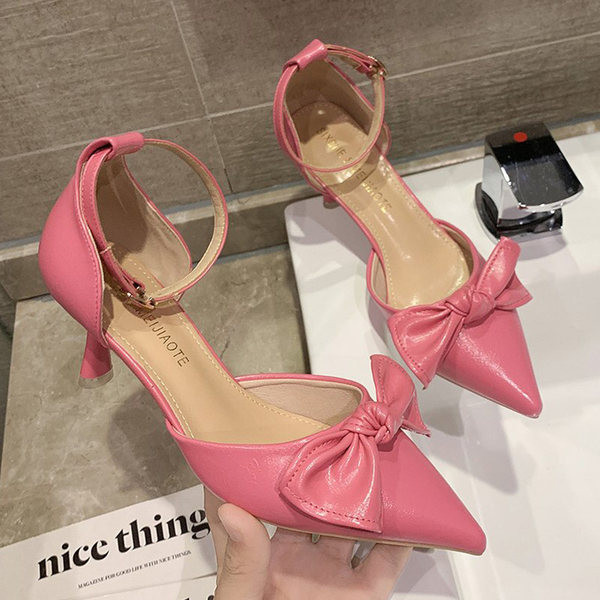 Γυναικεία έκο δερμάτινα σανδάλια με κορδέλα