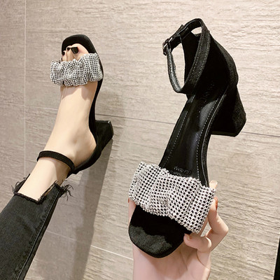 Νέο μοντέλο γυναικείασανδάλια με ψηλό τακούνι 5 cm ή 7 cm σε μαύρο χρώμα