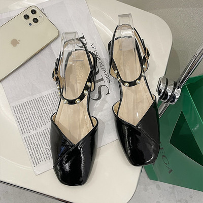 Νέο μοντέλο γυναικεία σανδάλια από οικολογικό δέρμα με πέρλες - μαύρο και μπεζ χρώμα