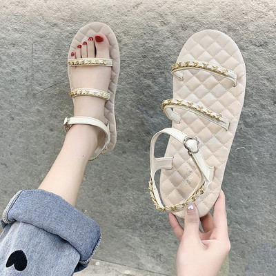 Γυναικεία casual σανδάλια με μεταλλική αλυσίδα