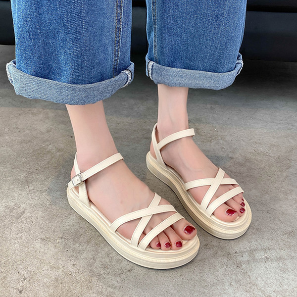 Novi model ženskih ljetnih sandala od umjetne kože sa ravnim đonom