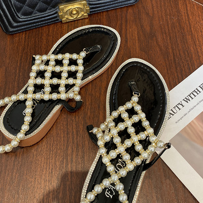 Casual γυναικεία σανδάλια με πέρλες και επίπεδη σόλα