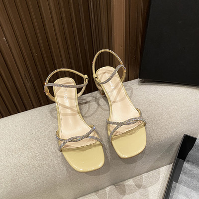 Moderne ženske sandale sa kamenčićima i petom debljine 4 cm