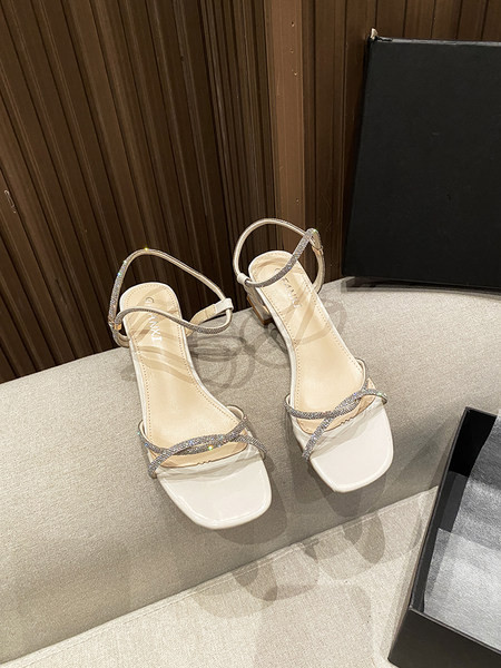 Moderne ženske sandale sa kamenčićima i petom debljine 4 cm