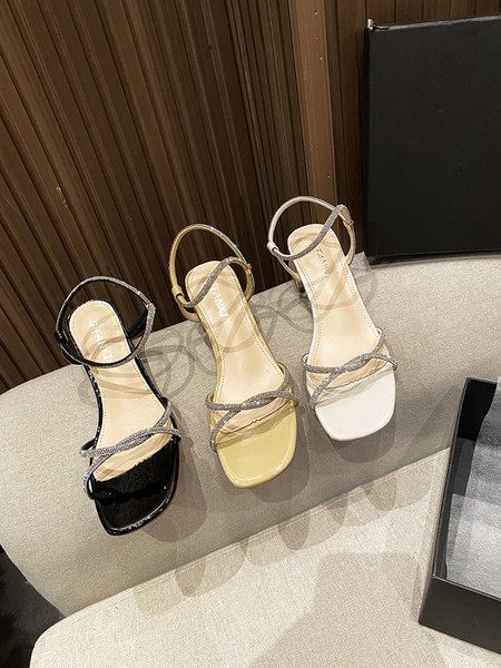 Moderne ženske sandale sa kamenčićima i petom debljine 4 cm