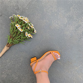 Γυναικεία σανδάλια απλού μοντέλου με λεπτούς ιμάντες και αγκράφα