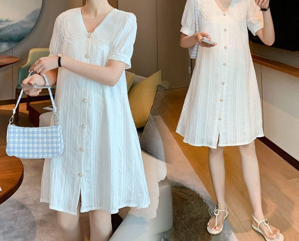 Moderni kratki model ženske haljine s gumbima i špic izrezom za trudnice