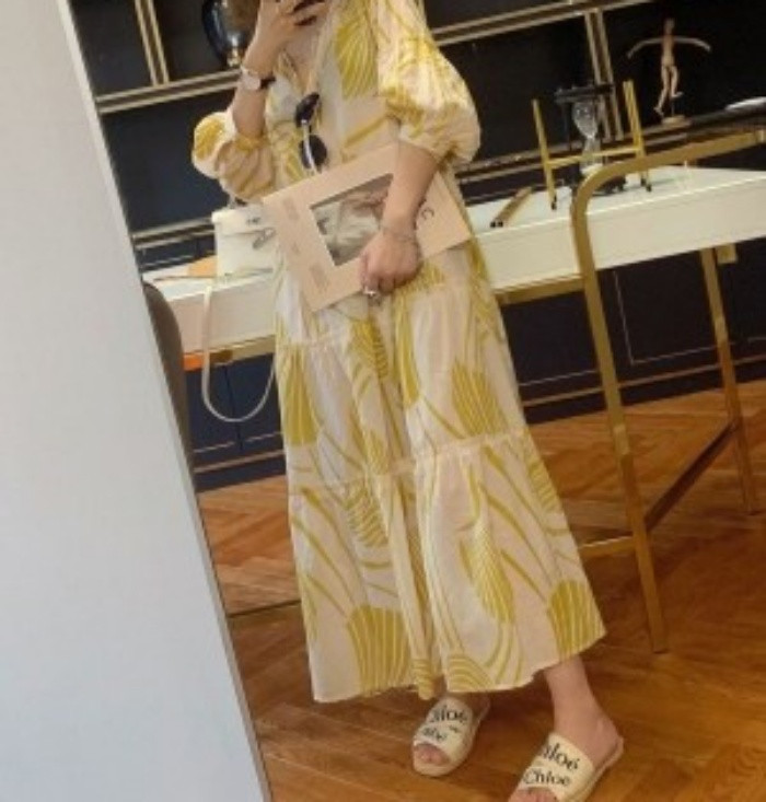 Elegantna duga ženska haljina s cvjetnim uzorkom za trudnice