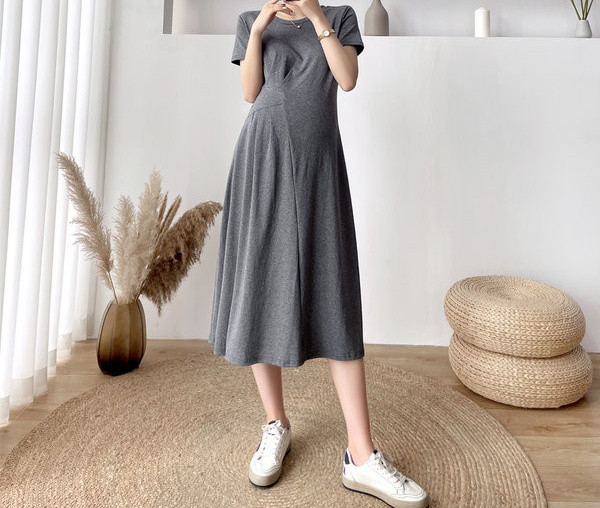 Ženska aktualna haljina s kratkim rukavima i ovalnim izrezom za trudnice