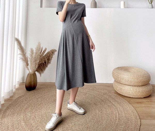 Ženska aktualna haljina s kratkim rukavima i ovalnim izrezom za trudnice