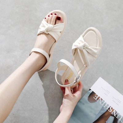 Ženske sandale od eko kože sa metalnom kopčom i trakom