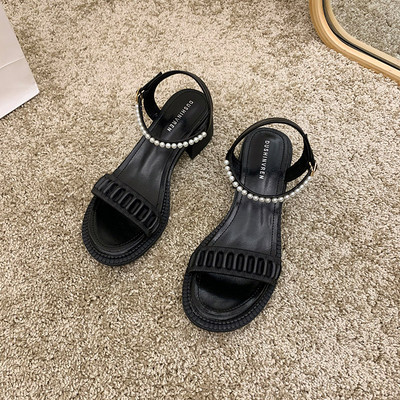 Moteriškos dirbtinės odos basutės – dviejų modelių