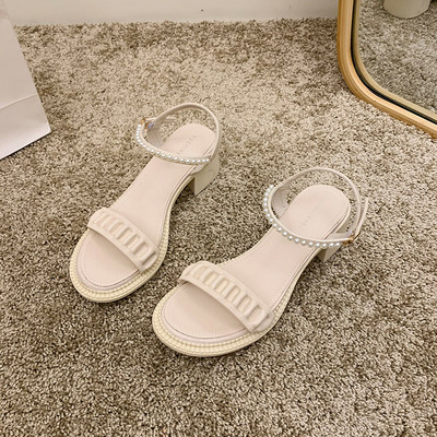 Moteriškos dirbtinės odos basutės – dviejų modelių