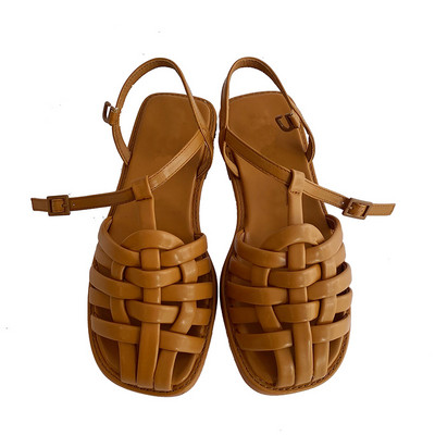 Casual γυναικεία σανδάλια με δερμάτινα λουράκια και επίπεδη σόλα