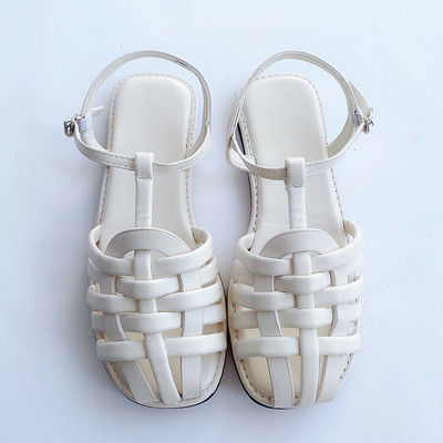 Casual γυναικεία σανδάλια με δερμάτινα λουράκια και επίπεδη σόλα