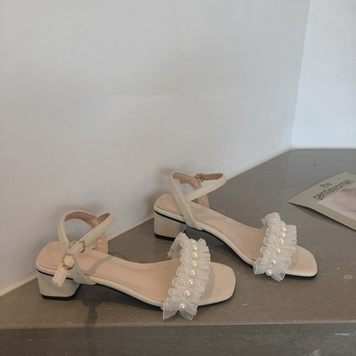 Νέο μοντέλο κομψά γυναικεία σανδάλια με διακοσμητικές πέρλες