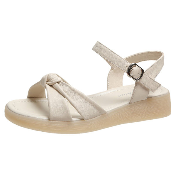 Casual γυναικεία σανδάλια με επίπεδη σόλα και αγκράφα