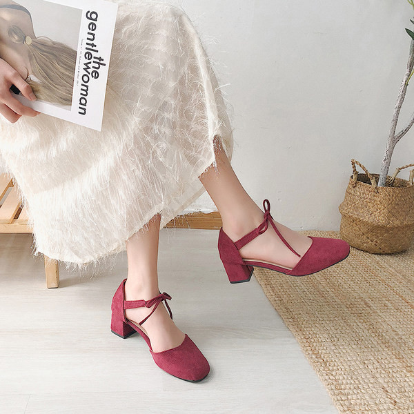 Νέο μοντέλο γυναικεία σανδάλια με 5 εκατοστά από οικολογικό σουέτ με κορδόνια