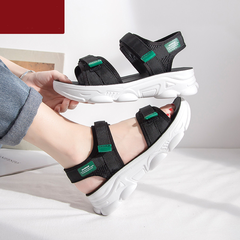 Casual γυναικεία σανδάλια από υφάσματα και στερέωση βελκρό