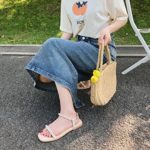 Νέο μοντέλο καθημερινά γυναικεία  σανδάλια με λεπτά λουράκια και πέρλες