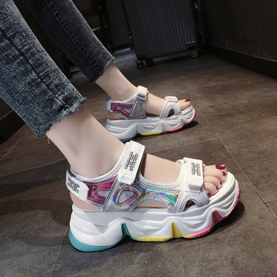 Γυναικεία καλοκαιρινά σανδάλια με velcro και τραχιά σόλα