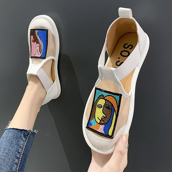 Trijų spalvų moteriškos basutės su spalvotomis aplikacijomis