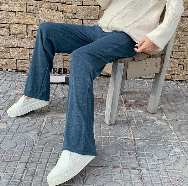 Naiste stiilsed sirged püksid rasedatele