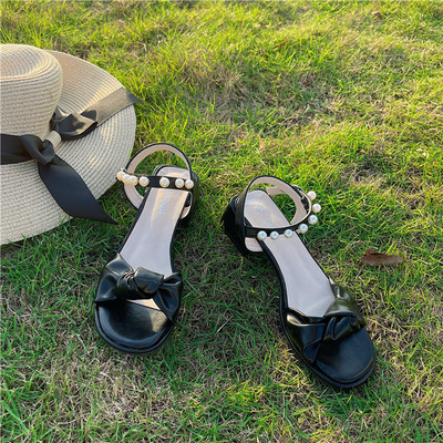 Μοντέρνα γυναικεία σανδάλια με πέρλες - faux δέρμα