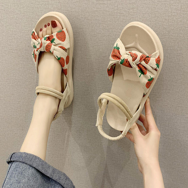 Ženske sandale u dvije boje sa ravnim đonom